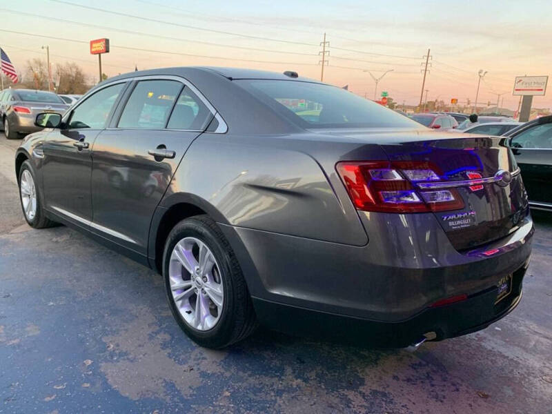 2016 Ford Taurus SEL