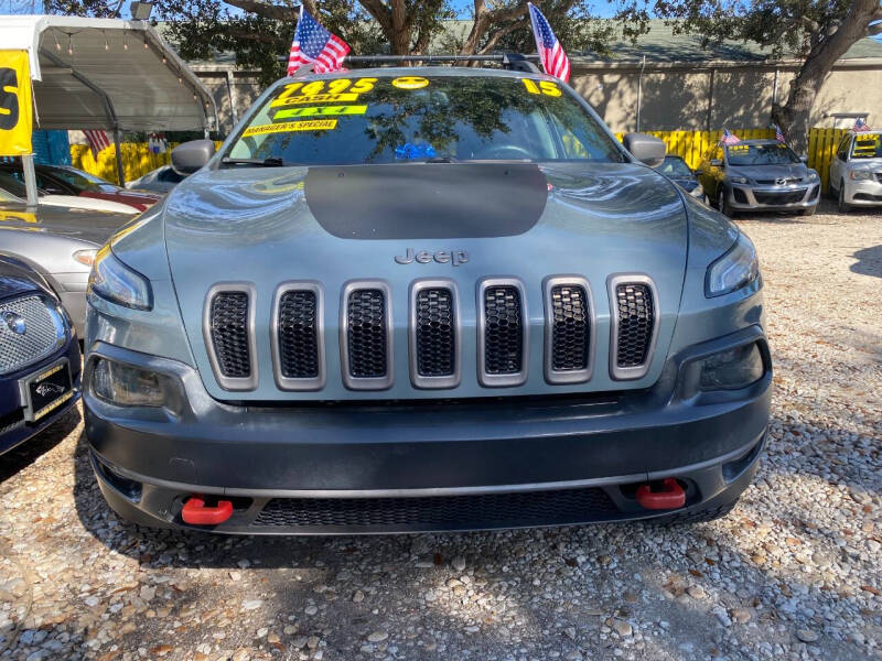 2015 Jeep Cherokee Trailhawk photo 2