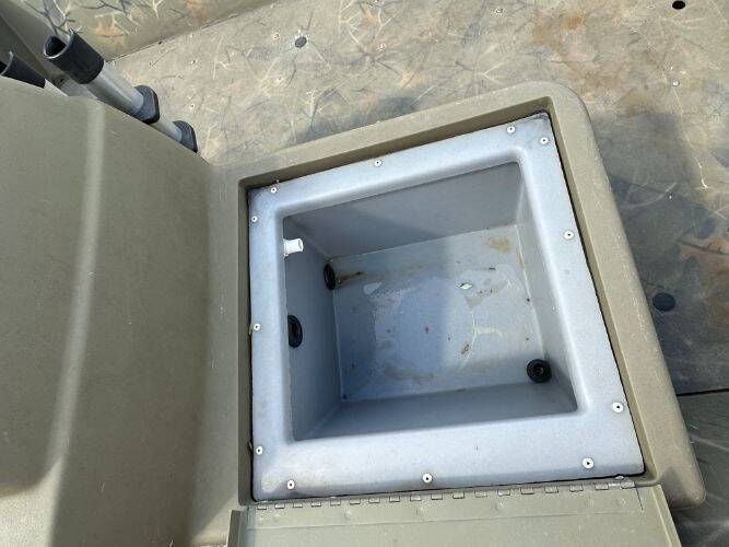 2017 Tracker Grizzly