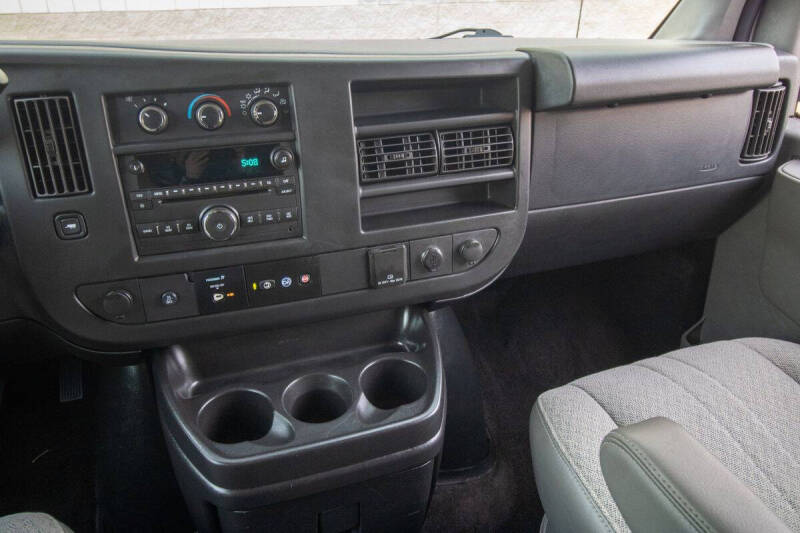 2017 Chevrolet Express LT 3500