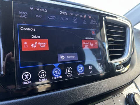 2017 Chrysler Pacifica Touring-L