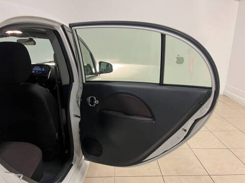 2012 Mitsubishi i-MiEV SE