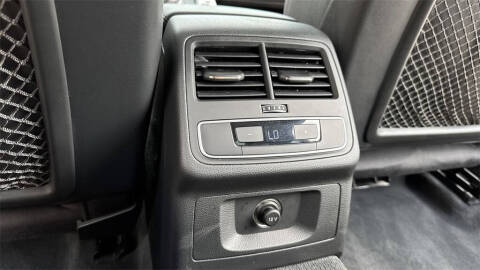 2017 Audi A4 2.0T quattro Prestige