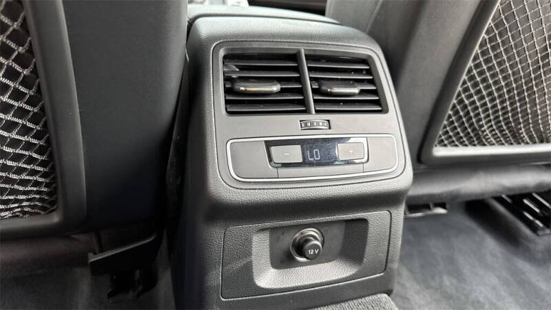 2017 Audi A4 2.0T quattro Prestige