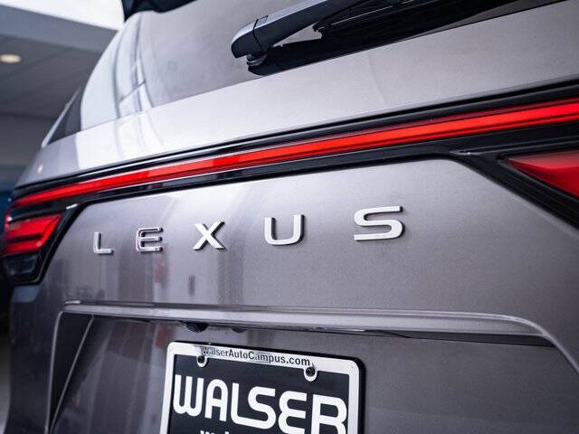 2022 Lexus LX 600 F SPORT Handling