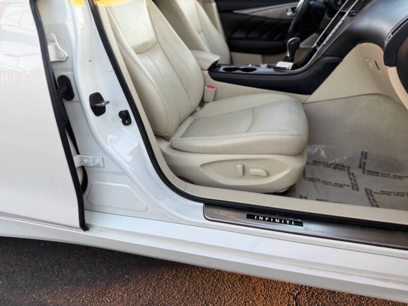 2017 Infiniti Q50 2.0T