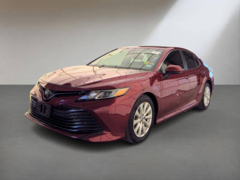 2020 Toyota Camry LE's photo