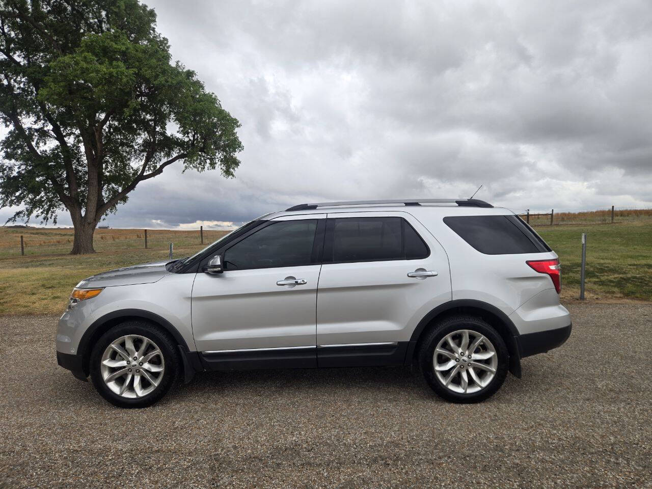 Silver 2014 Ford Explorer Limited AWD Limited 4dr SUV 13