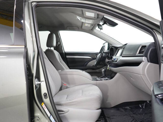 2017 Toyota Highlander LE Plus