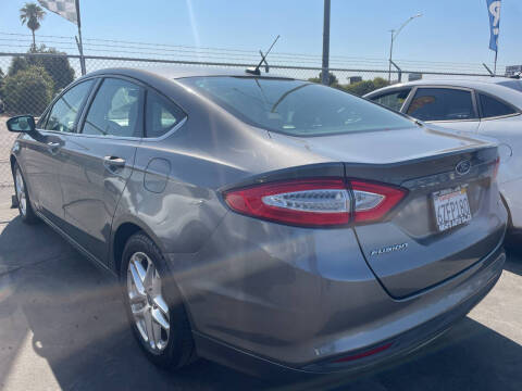 2013 Ford Fusion for sale at Neri's Auto Sales in Sanger CA