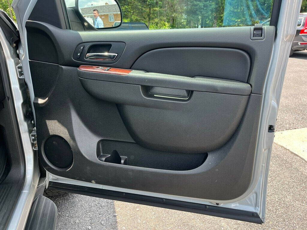 2013 Chevrolet Suburban 20