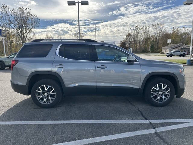 2023 GMC Acadia SLT
