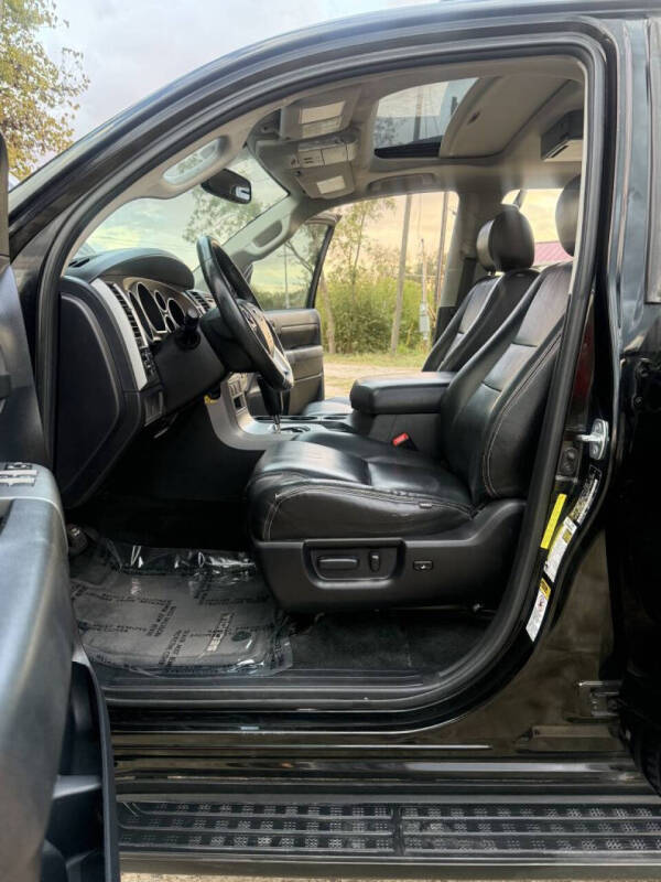 2016 Toyota Sequoia SR5