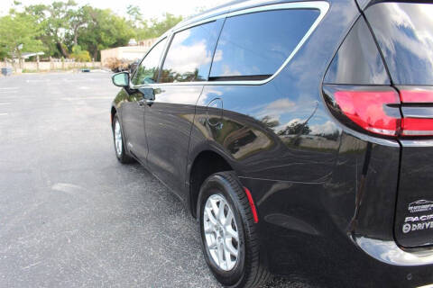 2022 Chrysler Pacifica Touring L