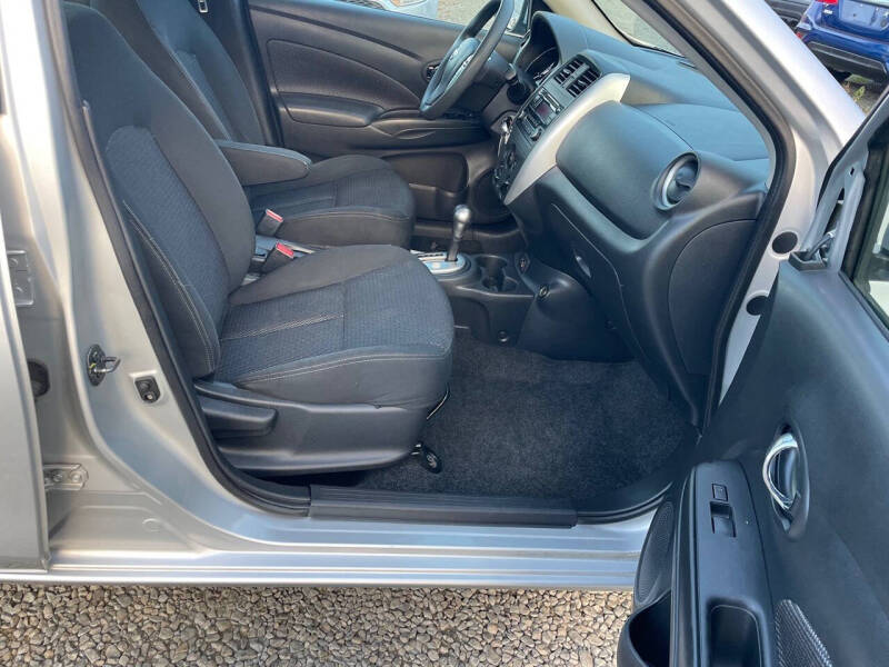 2018 Nissan Versa SV