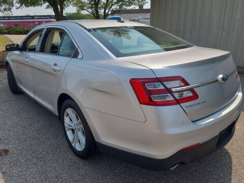2018 Ford Taurus SE