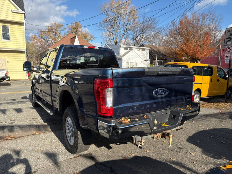 2017 Ford F-250 Super Duty XLT photo 5