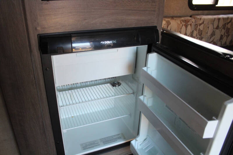 2017 Pacific Coachworks Econ 18RBS