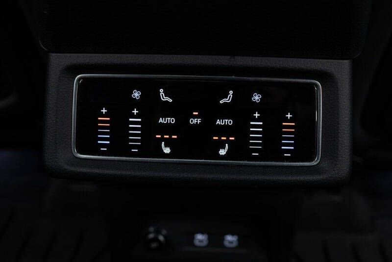 2021 Audi e-tron quattro Premium Plus