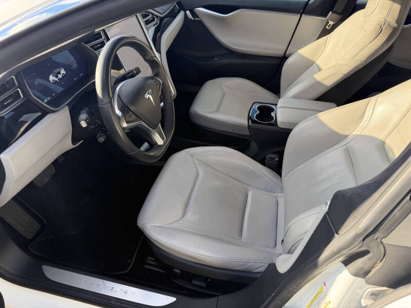 2016 Tesla Model S 70D