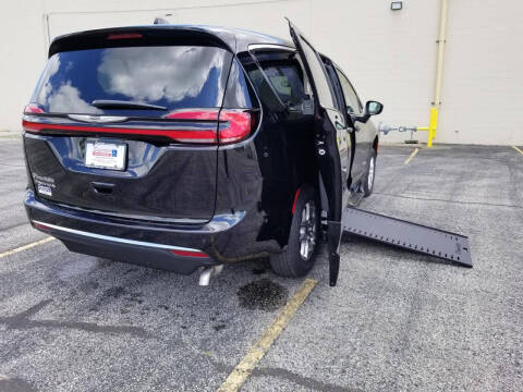 2025 Chrysler Pacifica Select