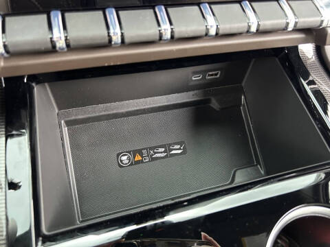 2025 GMC Yukon Elevation