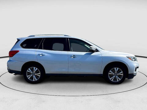 2019 Nissan Pathfinder SV