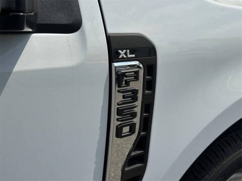 2025 Ford F-350 Super Duty XL