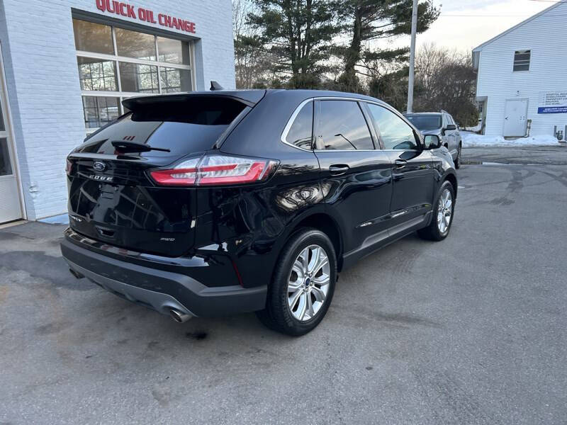 2022 Ford Edge Titanium