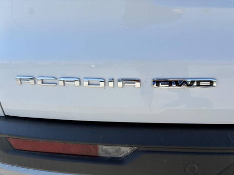 2025 GMC Acadia Elevation