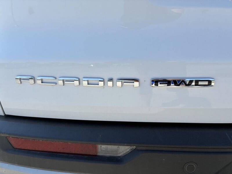 2025 GMC Acadia Elevation