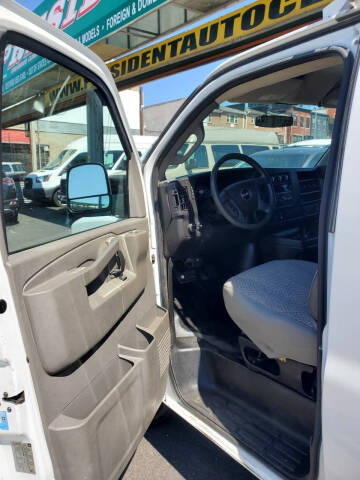 2017 GMC Savana 2500