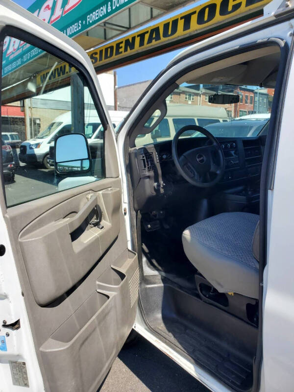 2017 GMC Savana 2500