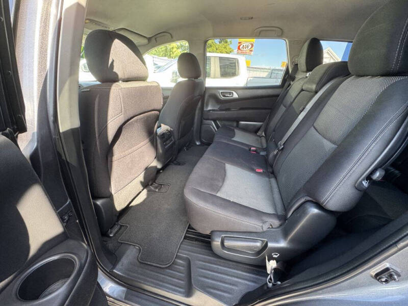 2017 Nissan Pathfinder S