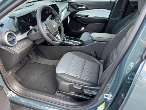 2025 Chevrolet Trax LT