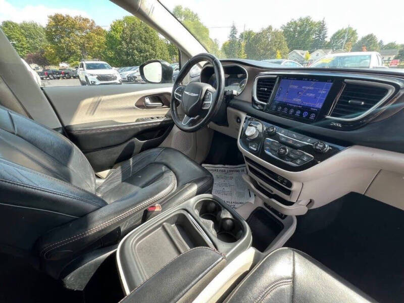 2017 Chrysler Pacifica Touring-L