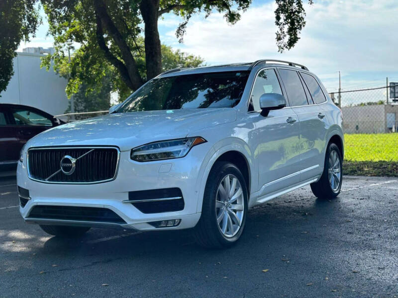 2016 Volvo XC90 T6 Momentum