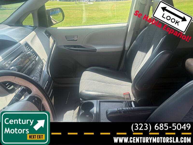 2014 Toyota Sienna SE 8-Passenger