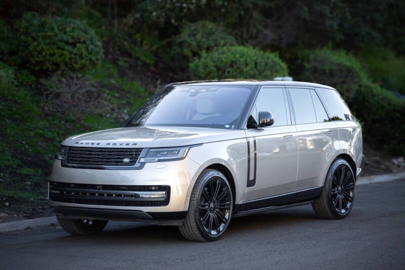 2023 Land Rover Range Rover SE photo 12