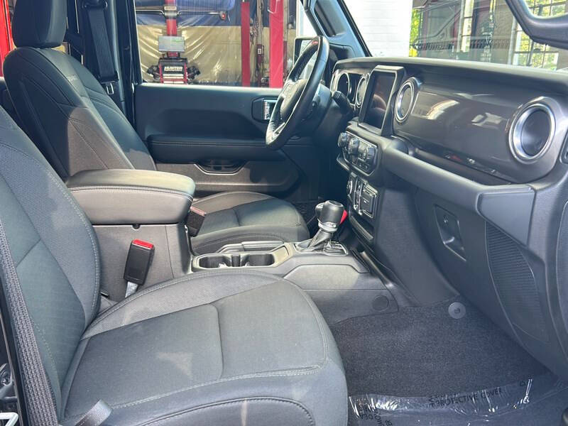 2021 Jeep Gladiator Overland