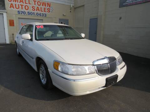 1998 Lincoln Town Car for sale at Small Town Auto Sales in Hazleton PA