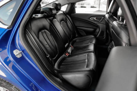 2017 Chrysler 200 Limited Platinum