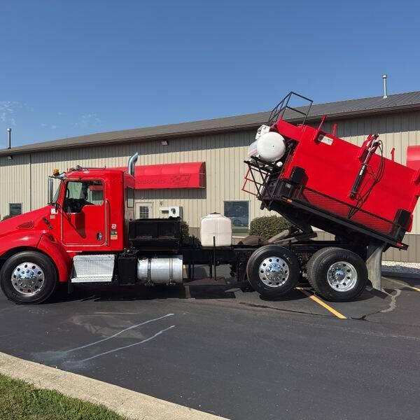 2008 Kenworth T300 asphalt patch truck