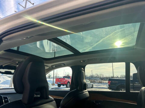 2022 Volvo XC90 T6 Momentum 7-Passenger