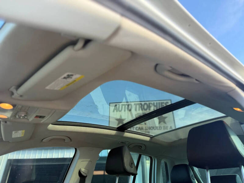 2017 Volkswagen Tiguan 2.0T Wolfsburg Edition