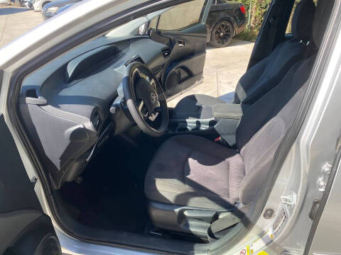 2016 Toyota Prius Two