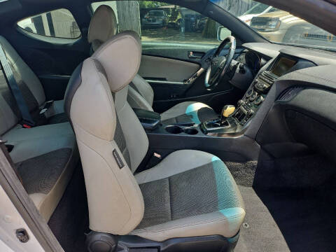 2013 Hyundai Genesis Coupe 2.0T Premium