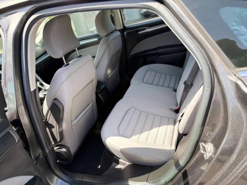 2016 Ford Fusion Hybrid S