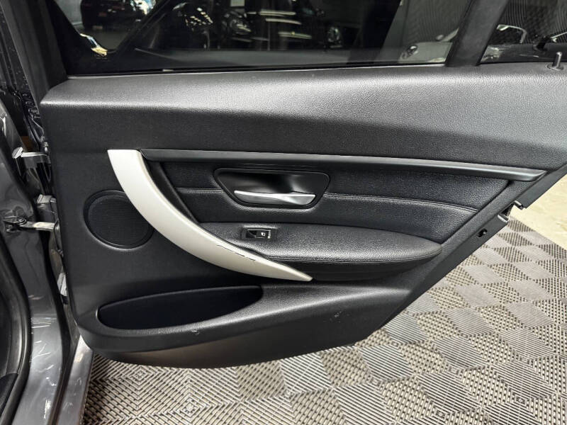 2018 BMW 3 Series 320i xDrive