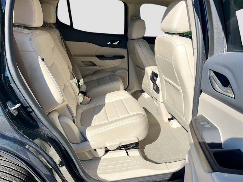 2022 GMC Acadia Denali